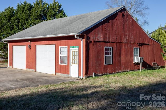 1430 Rainbow Drive, Kannapolis, NC 28081