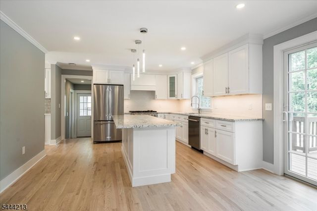 42 Berkshire St, Hanover Twp., NJ 07981