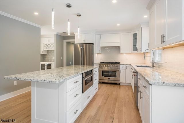 42 Berkshire St, Hanover Twp., NJ 07981