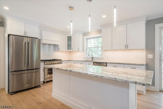 42 Berkshire St, Hanover Twp., NJ 07981