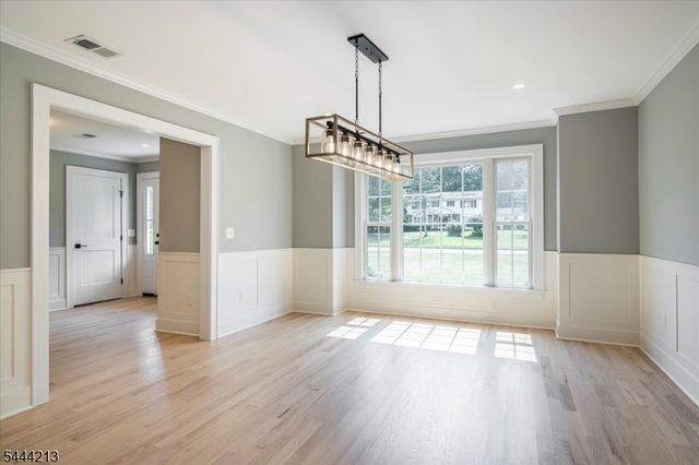 42 Berkshire St, Hanover Twp., NJ 07981