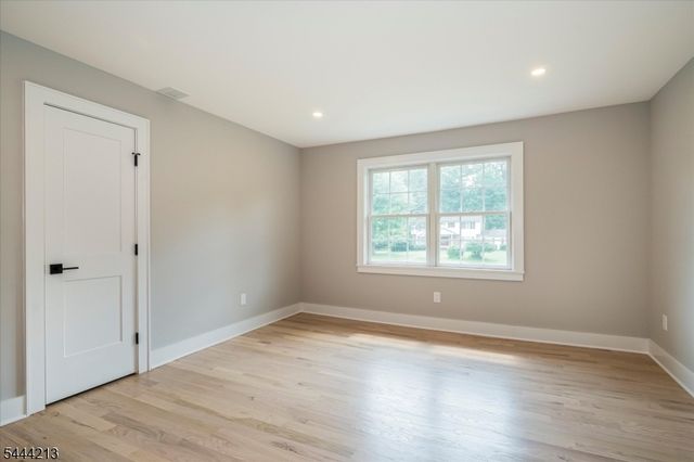 42 Berkshire St, Hanover Twp., NJ 07981