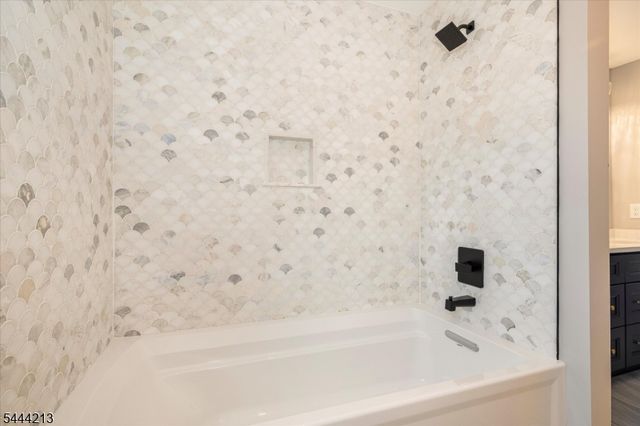 42 Berkshire St, Hanover Twp., NJ 07981