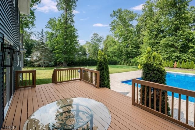 42 Berkshire St, Hanover Twp., NJ 07981