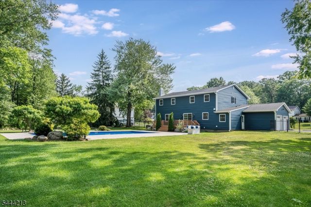 42 Berkshire St, Hanover Twp., NJ 07981