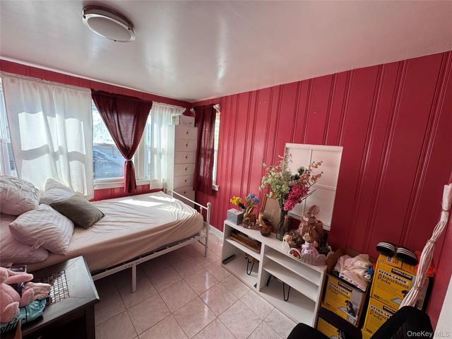 31 Gregory Street, Valley Stream, NY 11580