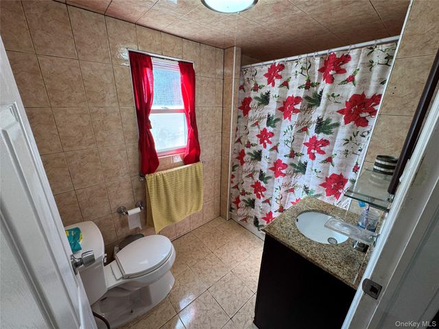 31 Gregory Street, Valley Stream, NY 11580