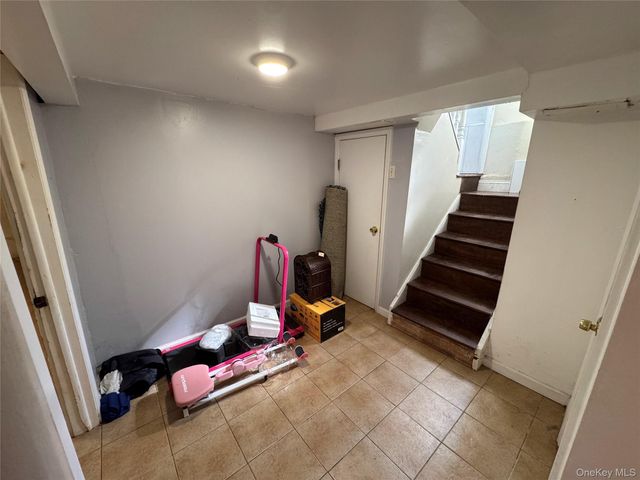 31 Gregory Street, Valley Stream, NY 11580