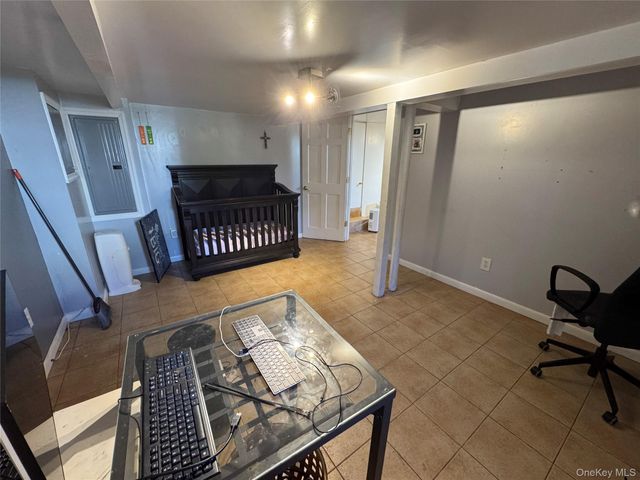 31 Gregory Street, Valley Stream, NY 11580