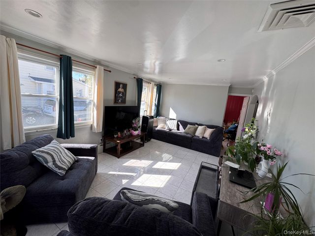 31 Gregory Street, Valley Stream, NY 11580