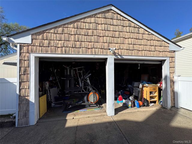 31 Gregory Street, Valley Stream, NY 11580