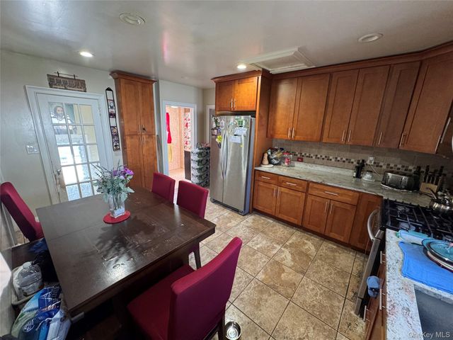 31 Gregory Street, Valley Stream, NY 11580