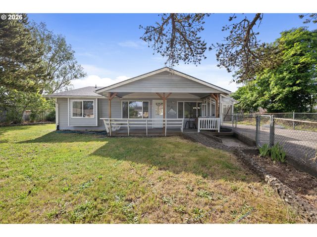 22 Nw CEDAR Ave, Warrenton, OR 97146