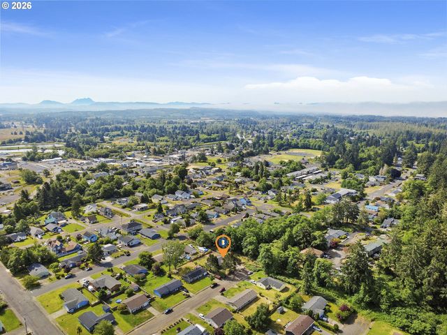 22 Nw CEDAR Ave, Warrenton, OR 97146