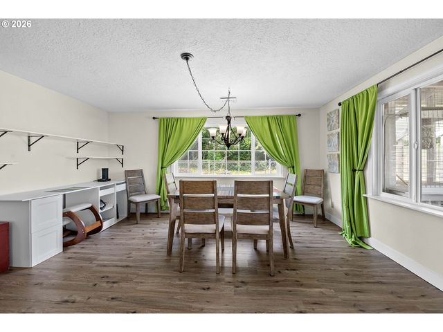 22 Nw CEDAR Ave, Warrenton, OR 97146