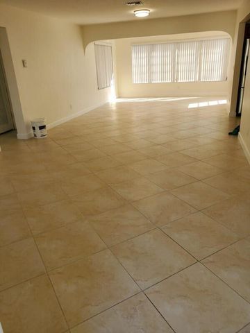 2460 NE 215th Street, Miami, FL 33180