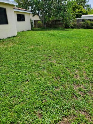 2460 NE 215th Street, Miami, FL 33180