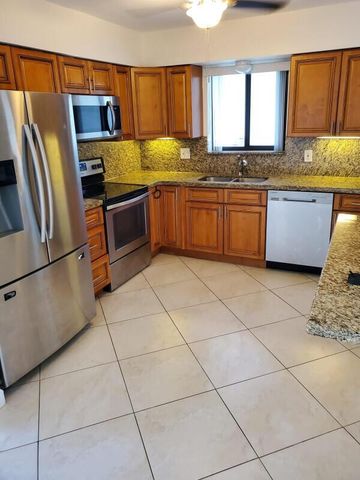 2460 NE 215th Street, Miami, FL 33180