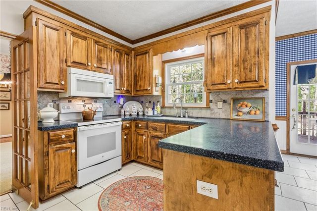 103 Kayla CT, Yorktown, VA 23693