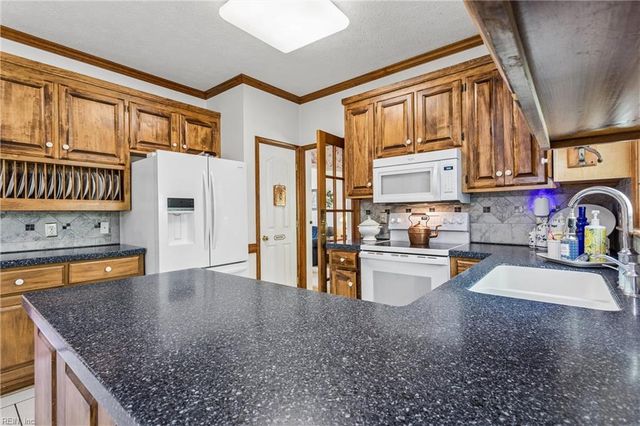 103 Kayla CT, Yorktown, VA 23693