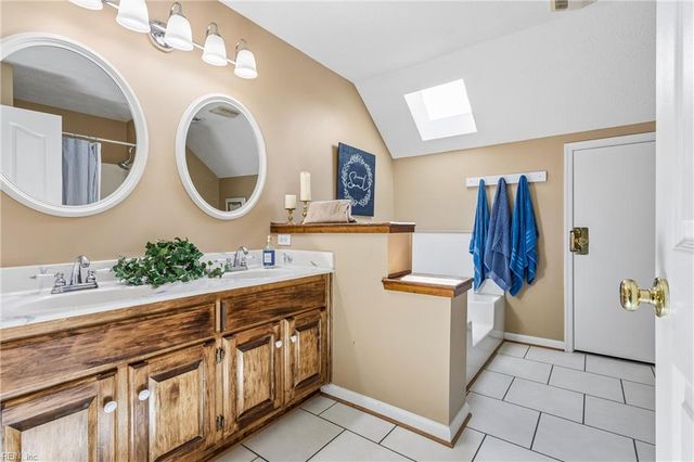 103 Kayla CT, Yorktown, VA 23693