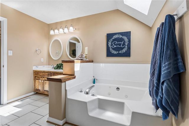 103 Kayla CT, Yorktown, VA 23693