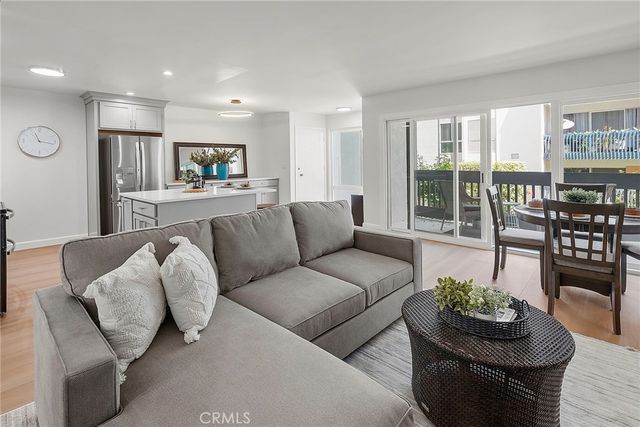 611 S Prospect Avenue 103, Redondo Beach, CA 90277