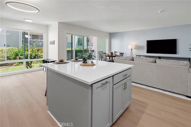 611 S Prospect Avenue 103, Redondo Beach, CA 90277
