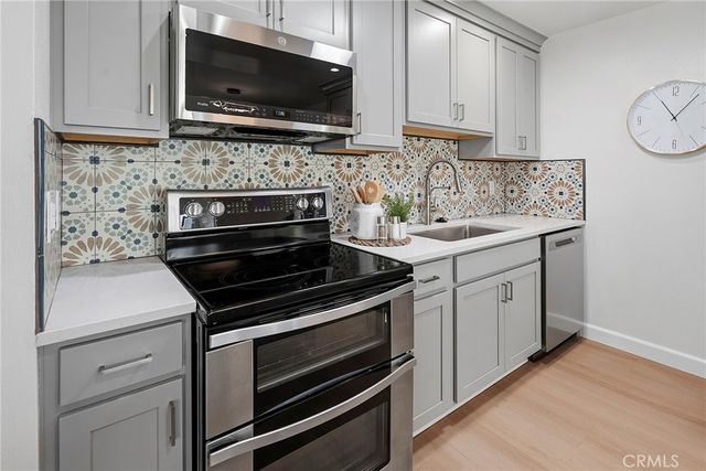 611 S Prospect Avenue 103, Redondo Beach, CA 90277