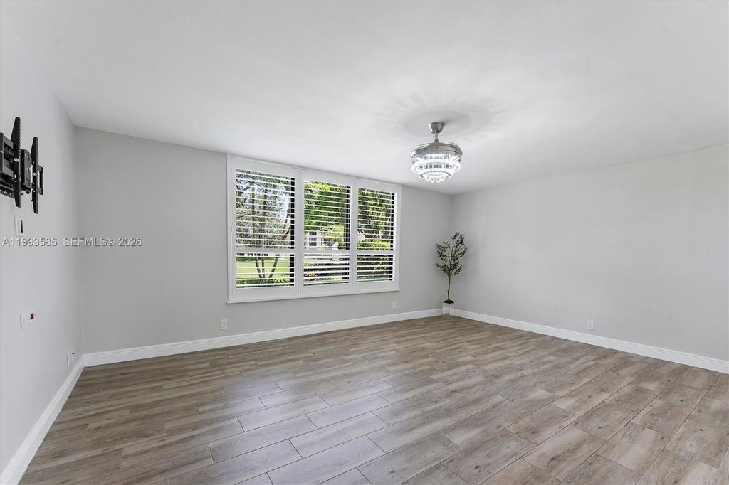 Image 12 of property listing at 7225 Promenade Dr 102, Boca Raton, FL 33433