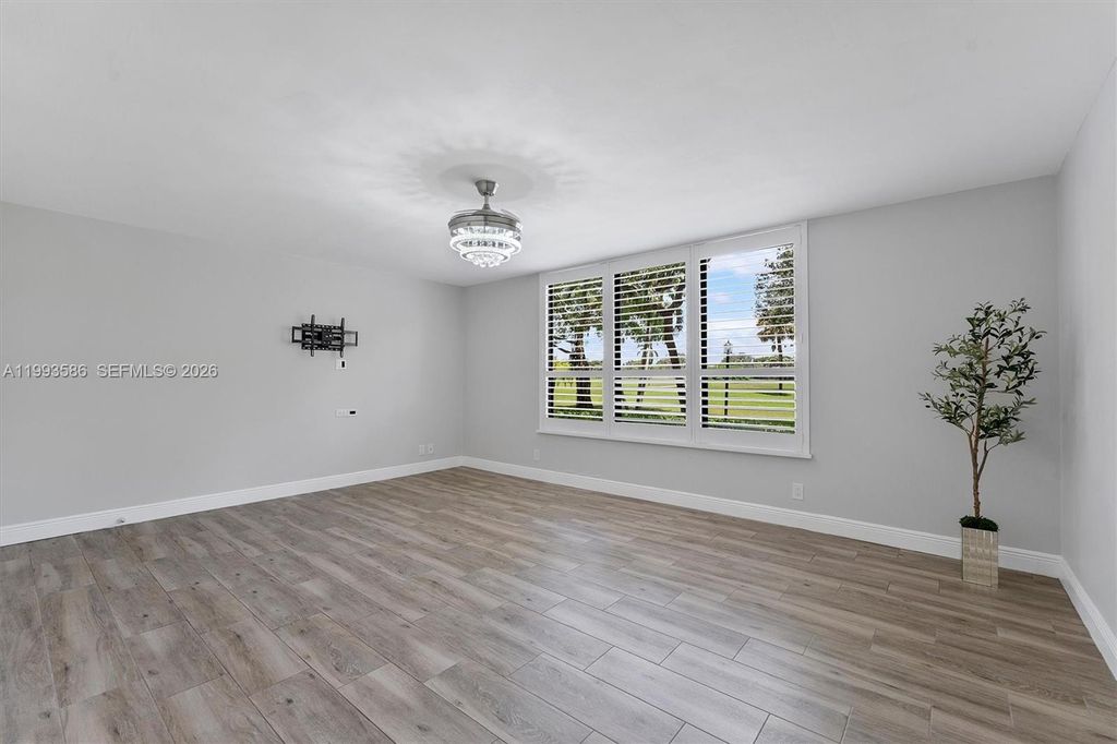Image 14 of property listing at 7225 Promenade Dr 102, Boca Raton, FL 33433