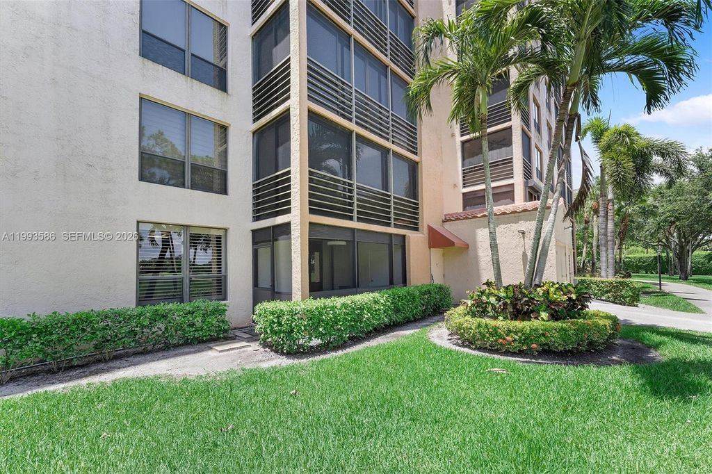Image 15 of property listing at 7225 Promenade Dr 102, Boca Raton, FL 33433