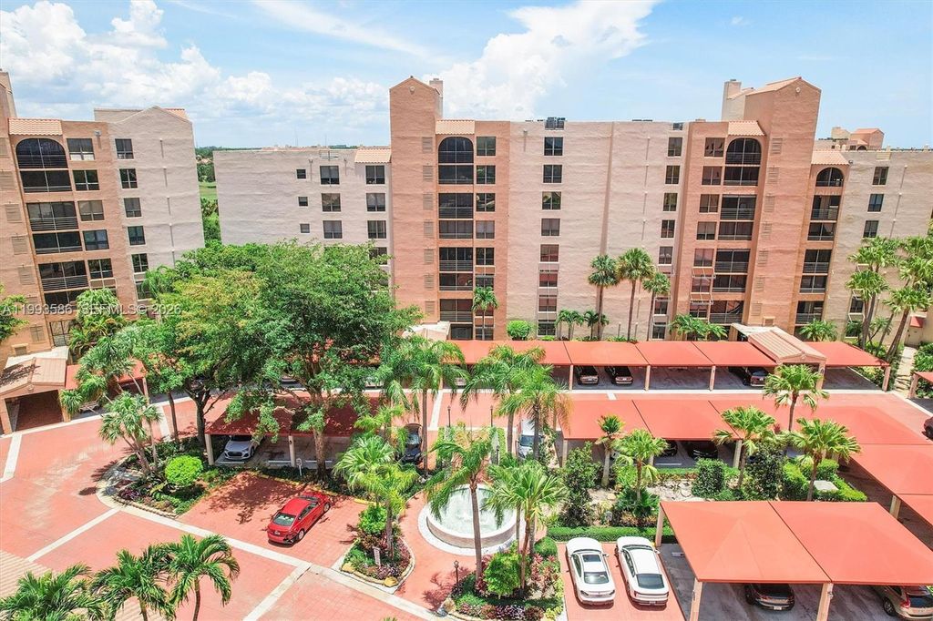 Image 18 of property listing at 7225 Promenade Dr 102, Boca Raton, FL 33433