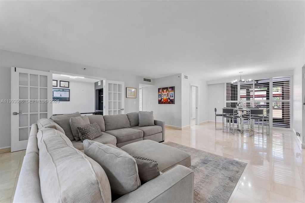 Image 6 of property listing at 7225 Promenade Dr 102, Boca Raton, FL 33433