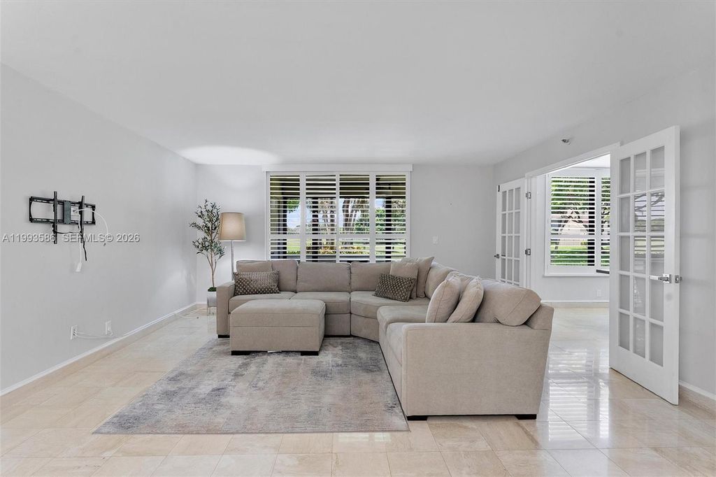 Image 7 of property listing at 7225 Promenade Dr 102, Boca Raton, FL 33433