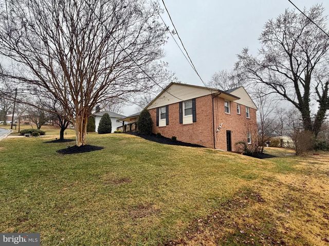 13220 RONEHILL DR, Beltsville, MD 20705