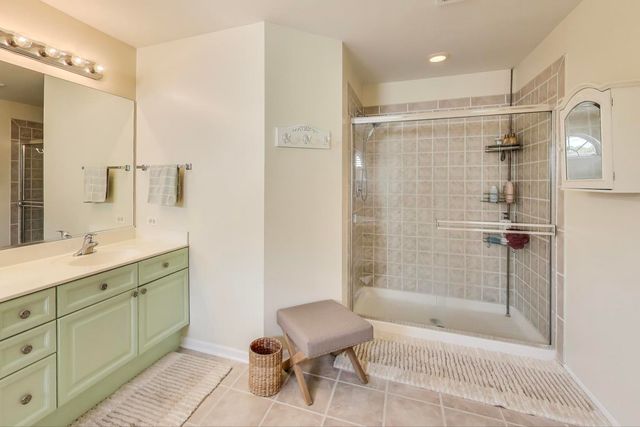 17119 W Prairieview Lane, Gurnee, IL 60031