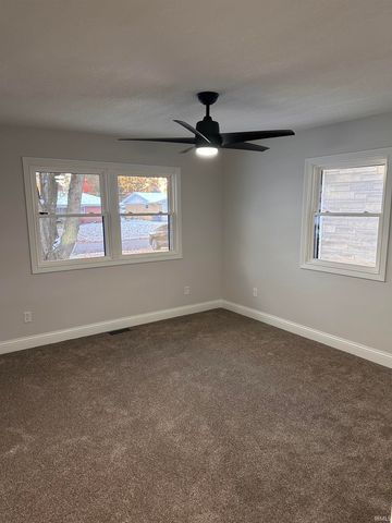 1305 N Greenbriar Road, Muncie, IN 47304