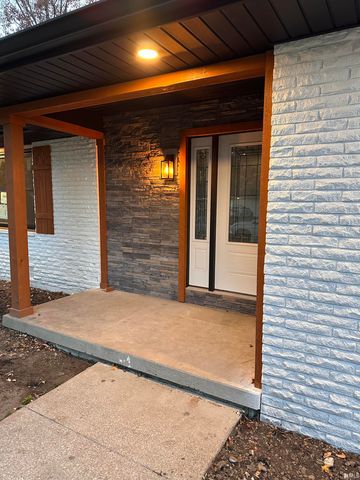 1305 N Greenbriar Road, Muncie, IN 47304