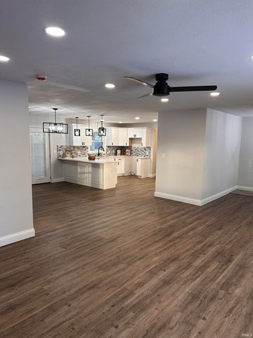 1305 N Greenbriar Road, Muncie, IN 47304