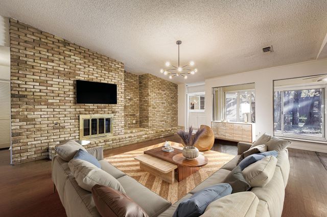 3106 Woodford Drive, Arlington, TX 76013