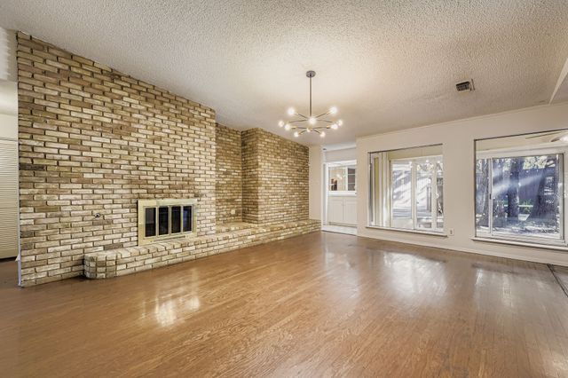 3106 Woodford Drive, Arlington, TX 76013