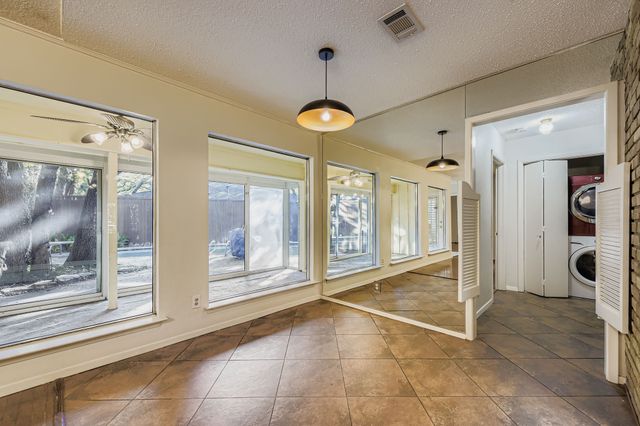 3106 Woodford Drive, Arlington, TX 76013