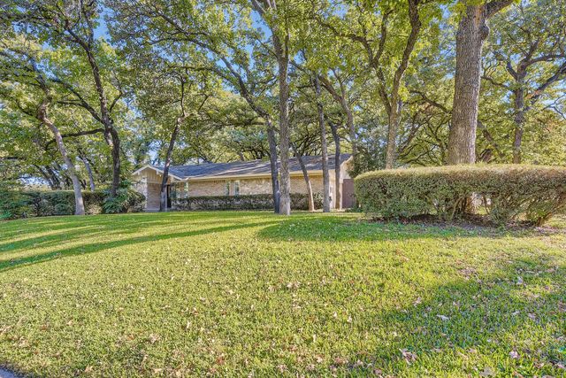 3106 Woodford Drive, Arlington, TX 76013
