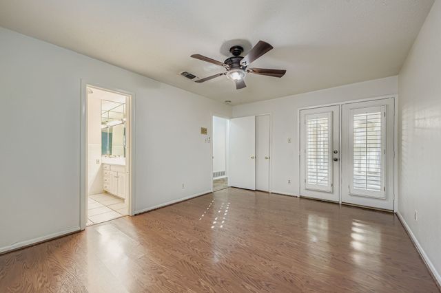 3106 Woodford Drive, Arlington, TX 76013