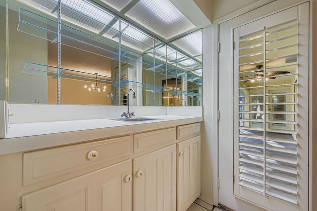 3106 Woodford Drive, Arlington, TX 76013