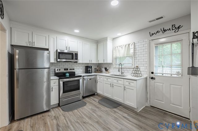 5701 Dendron Dr, Highland Springs, VA 23223