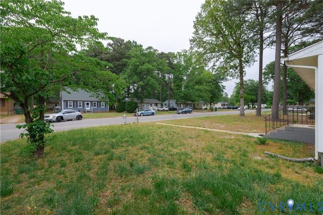 5701 Dendron Dr, Highland Springs, VA 23223