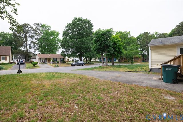 5701 Dendron Dr, Highland Springs, VA 23223