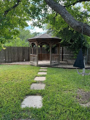 291 Brian LN, Kyle, TX 78640